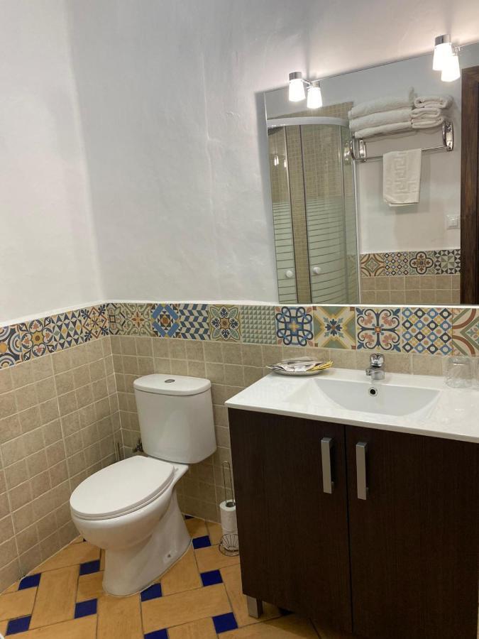 Apartamentos Turisticos - Hostal Los Alisos Aliseda Екстер'єр фото