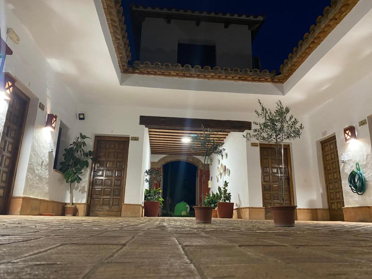 Apartamentos Turisticos - Hostal Los Alisos Aliseda Екстер'єр фото