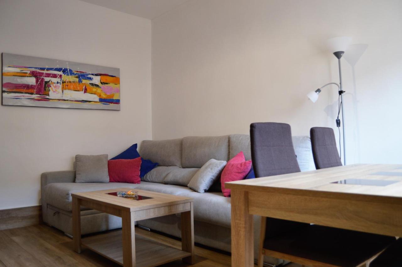 Apartamentos Turisticos - Hostal Los Alisos Aliseda Екстер'єр фото