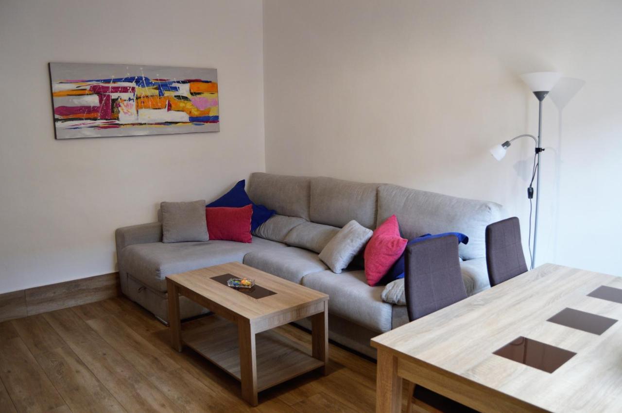 Apartamentos Turisticos - Hostal Los Alisos Aliseda Екстер'єр фото