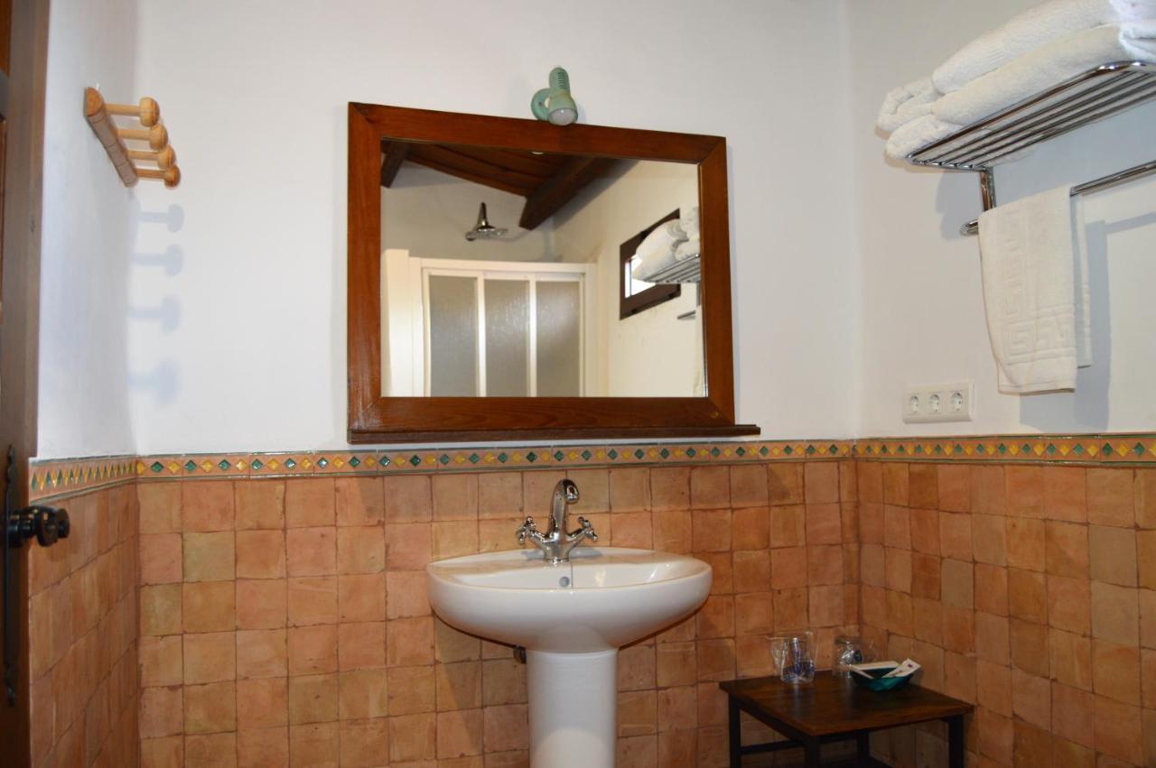 Apartamentos Turisticos - Hostal Los Alisos Aliseda Екстер'єр фото