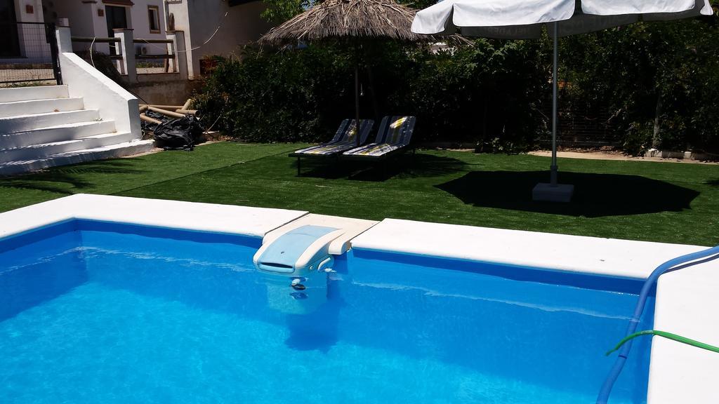 Apartamentos Turisticos - Hostal Los Alisos Aliseda Екстер'єр фото